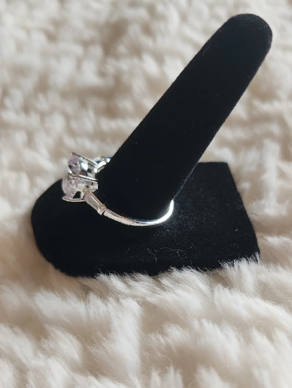 Luxury Silver Round Cubic Zirconia Solitaire Ring - White Brand New NWOT
